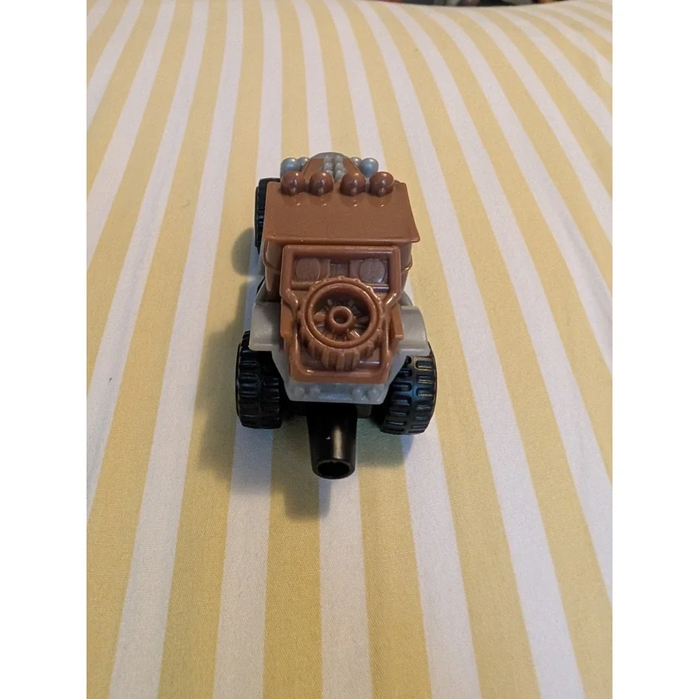 2014 Mattel Hot Wheels Toy McDonalds Jeep Baja Pump Up Racer Plastic